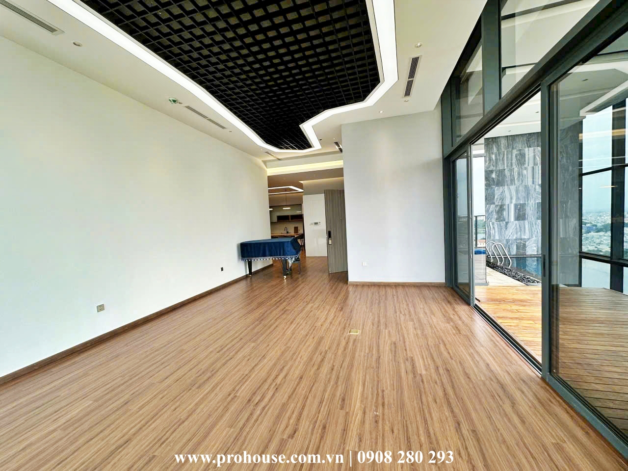 Penthouse for rent in The Marq with modern furniture and garden - 300m2 - 4 bedrooms